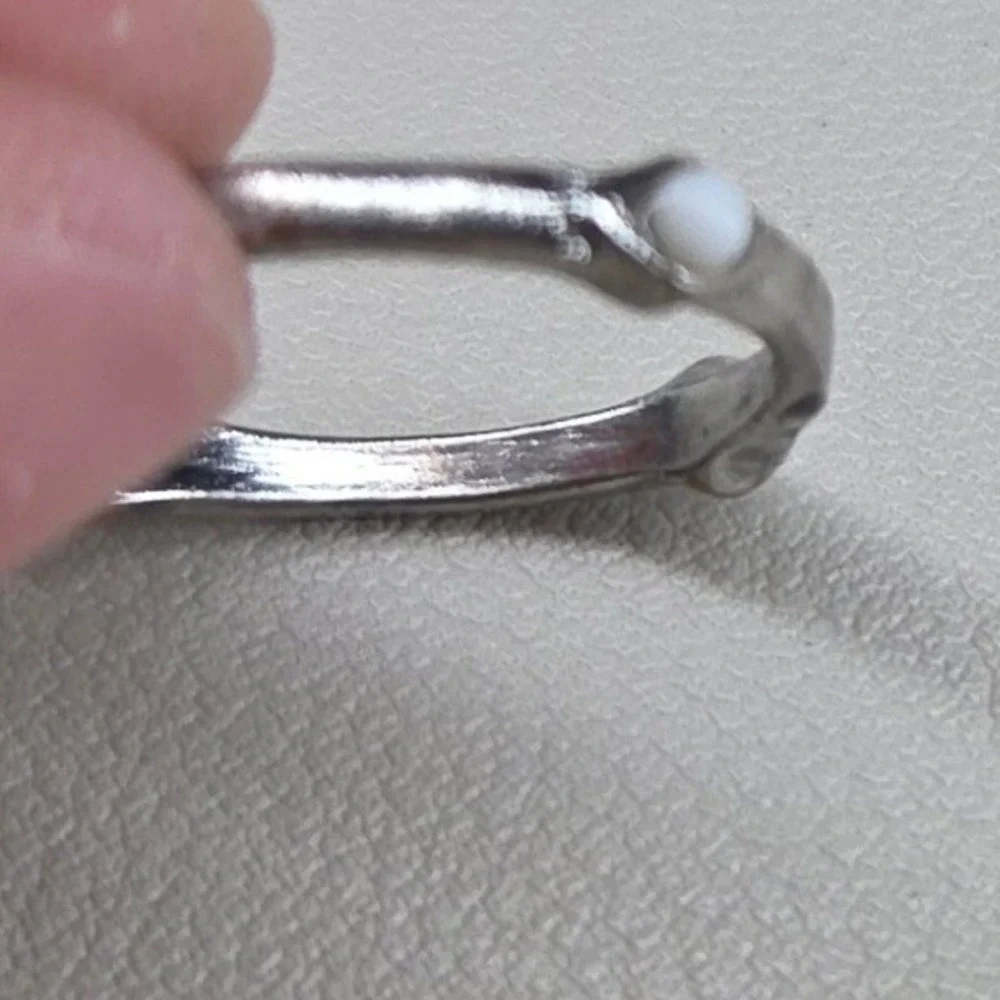 Silver Tone Minimalist Stackable Band Ring with White Accents‎ Size 8.5